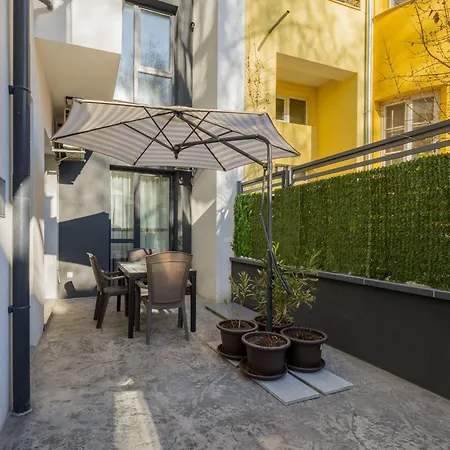 хоризонт Apartman *